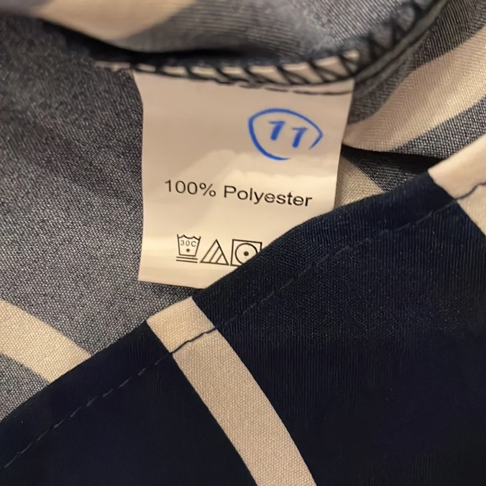 Shein Blue and White Stripes Large - Picture 5 of 6